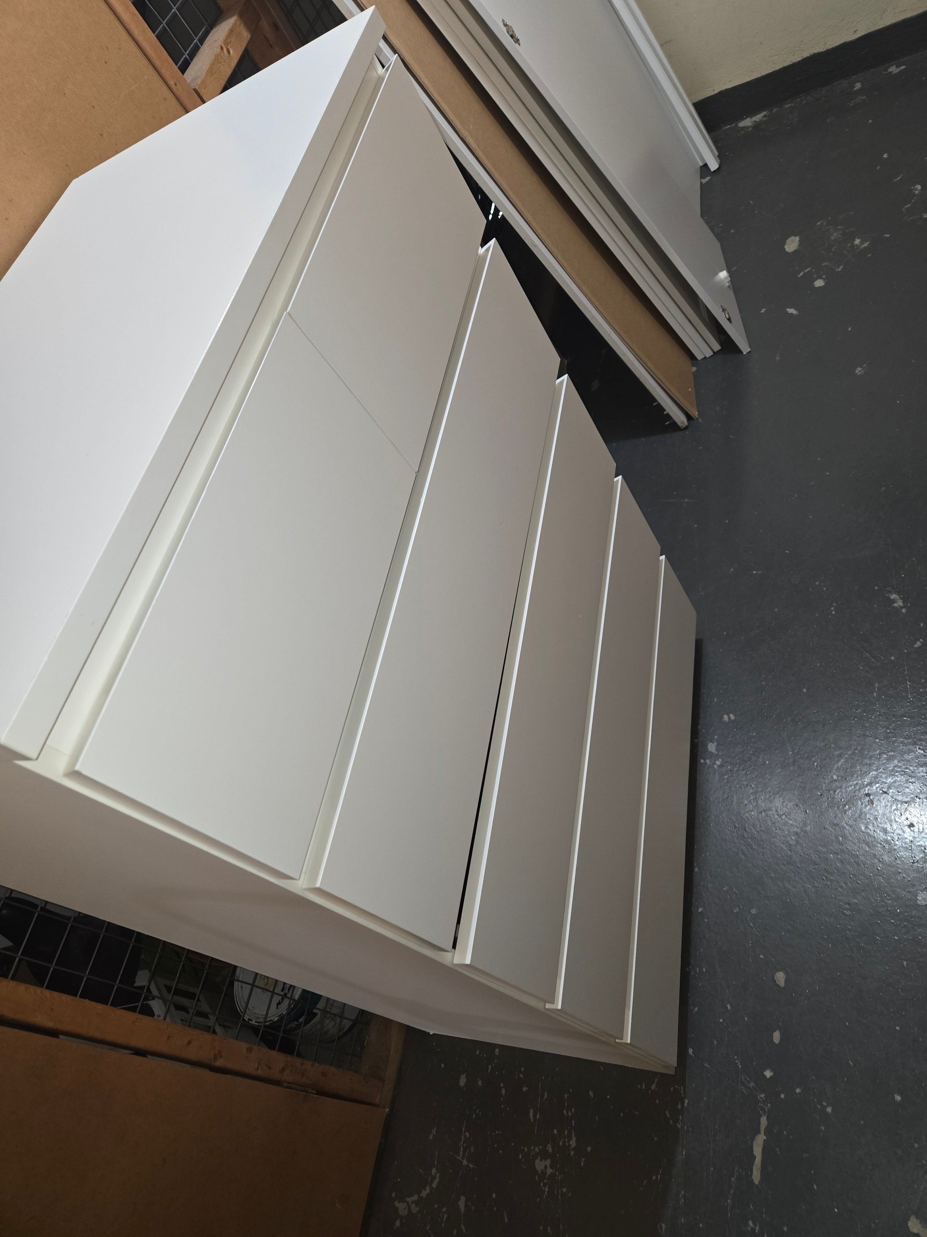 MALM 6 DRAW DRESSER WHITE OR BLACK